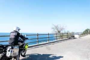 Tour in moto: abbigliamento consigliato per l'estate