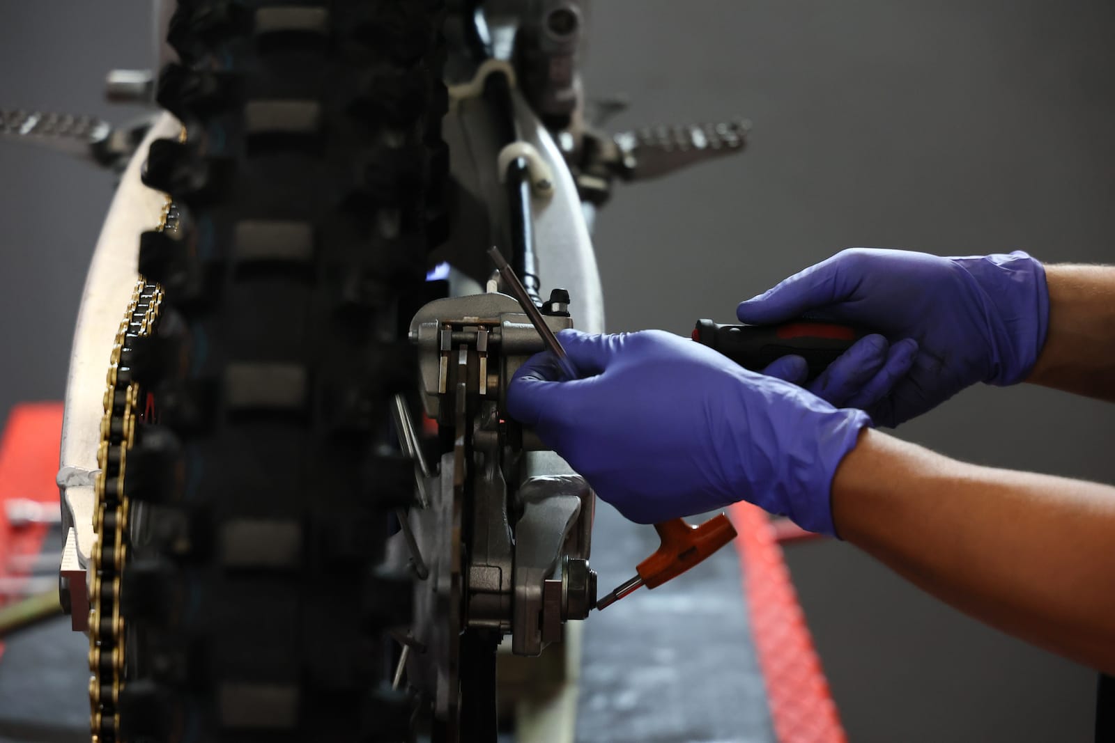 Controlli sulla moto prima di partire