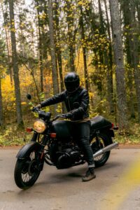 Tour in moto: abbigliamento consigliato per l'estate